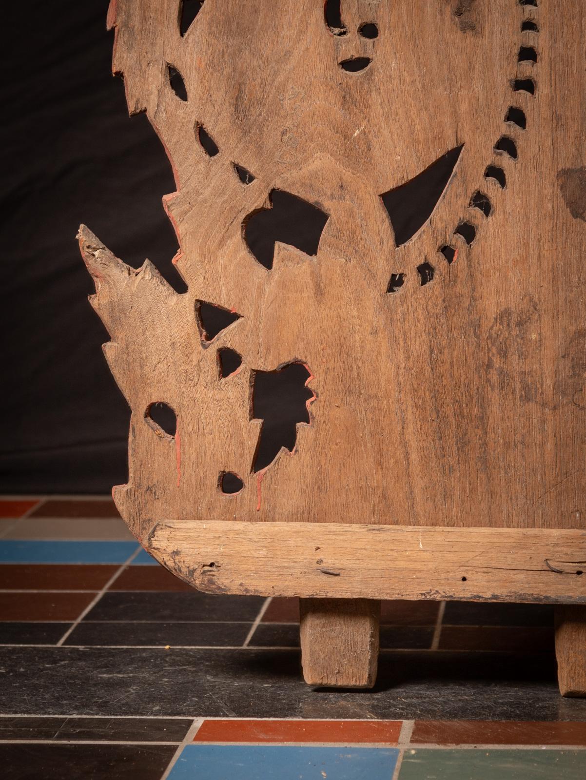 Panneau de temple ancien en bois d'Inde du 19ème siècle en vente 2