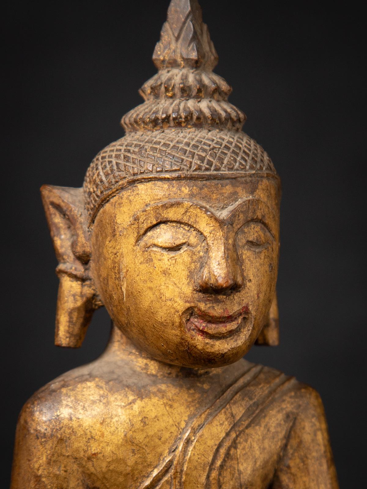 Antike thailändische Buddha-Statue aus Holz aus Thailand aus dem 19. Jahrhundert im Zustand „Gut“ in DEVENTER, NL