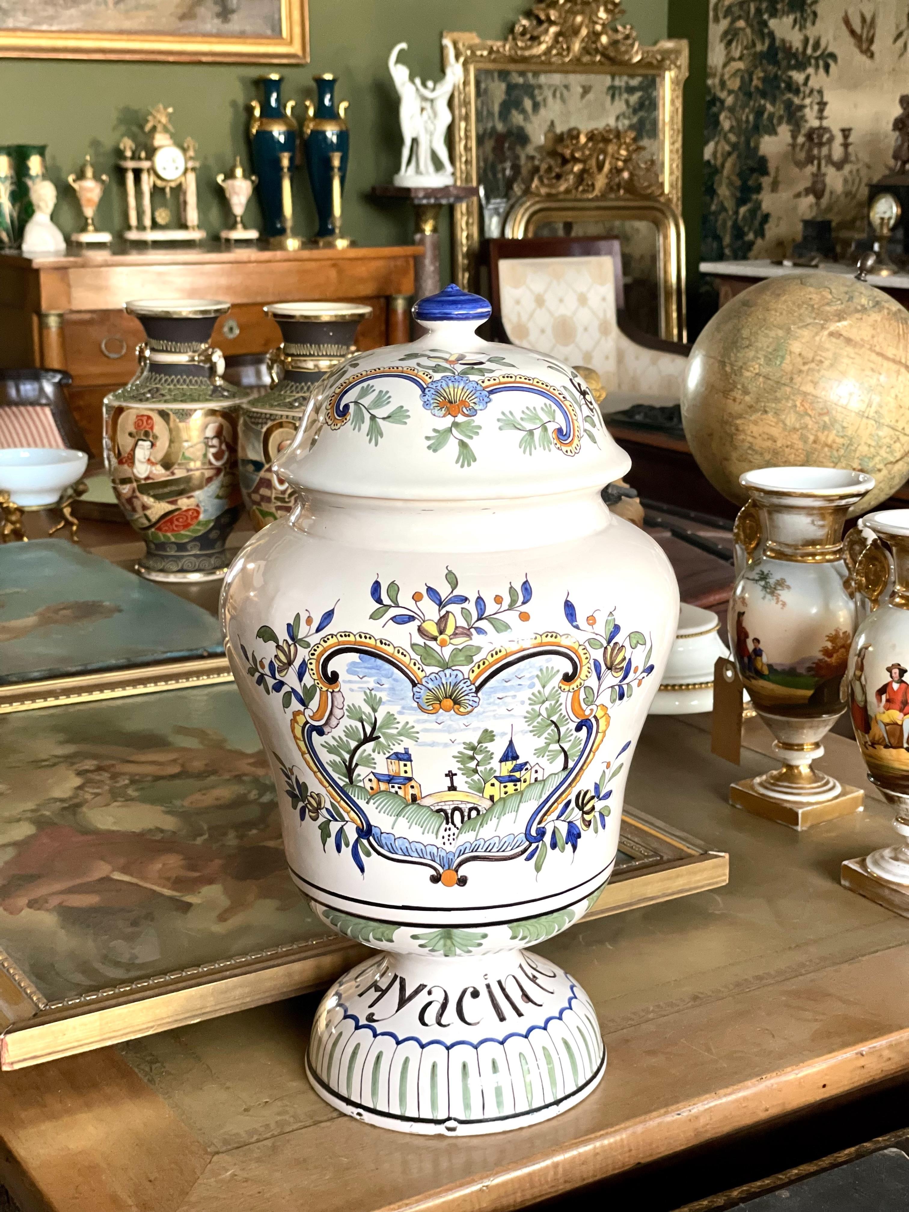 Raro vaso da farmacia in ceramica del XIX secolo con coperchio in vendita 12