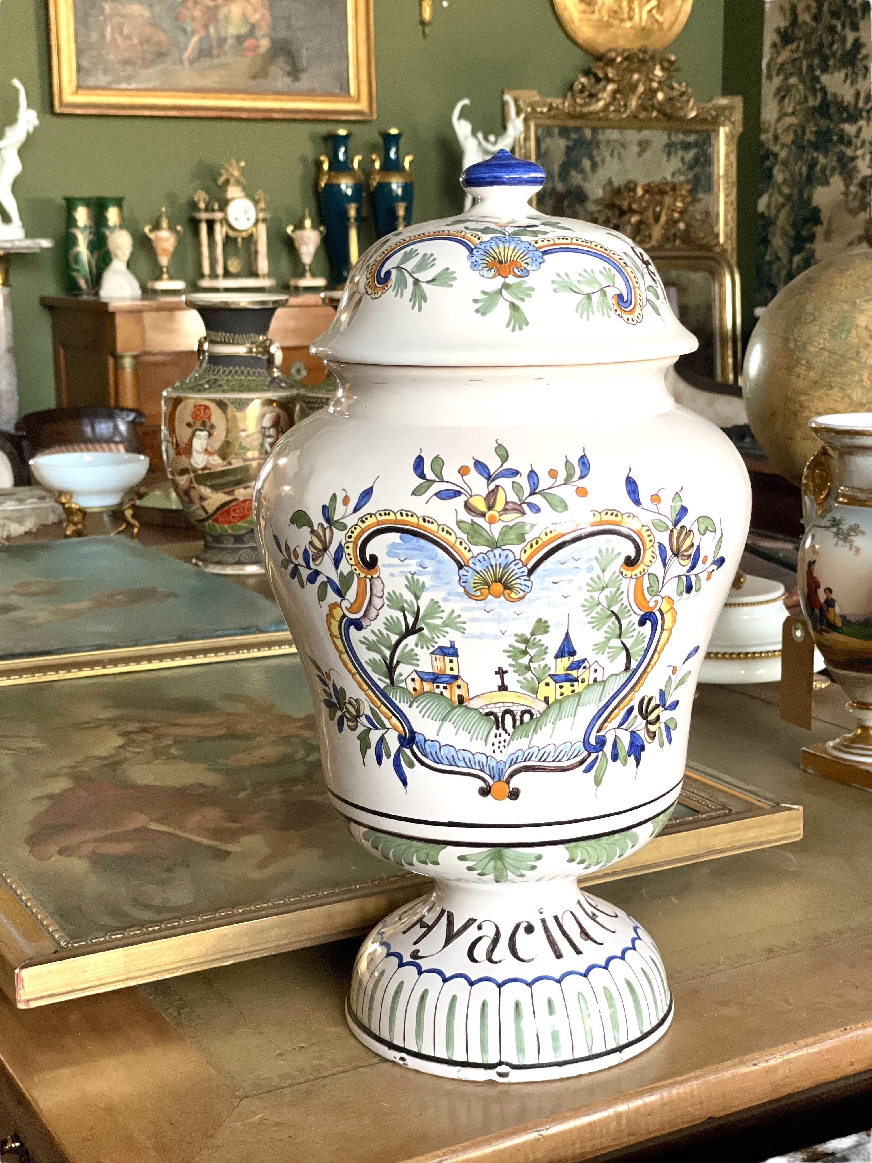 Raro vaso da farmacia in ceramica del XIX secolo con coperchio in vendita 1