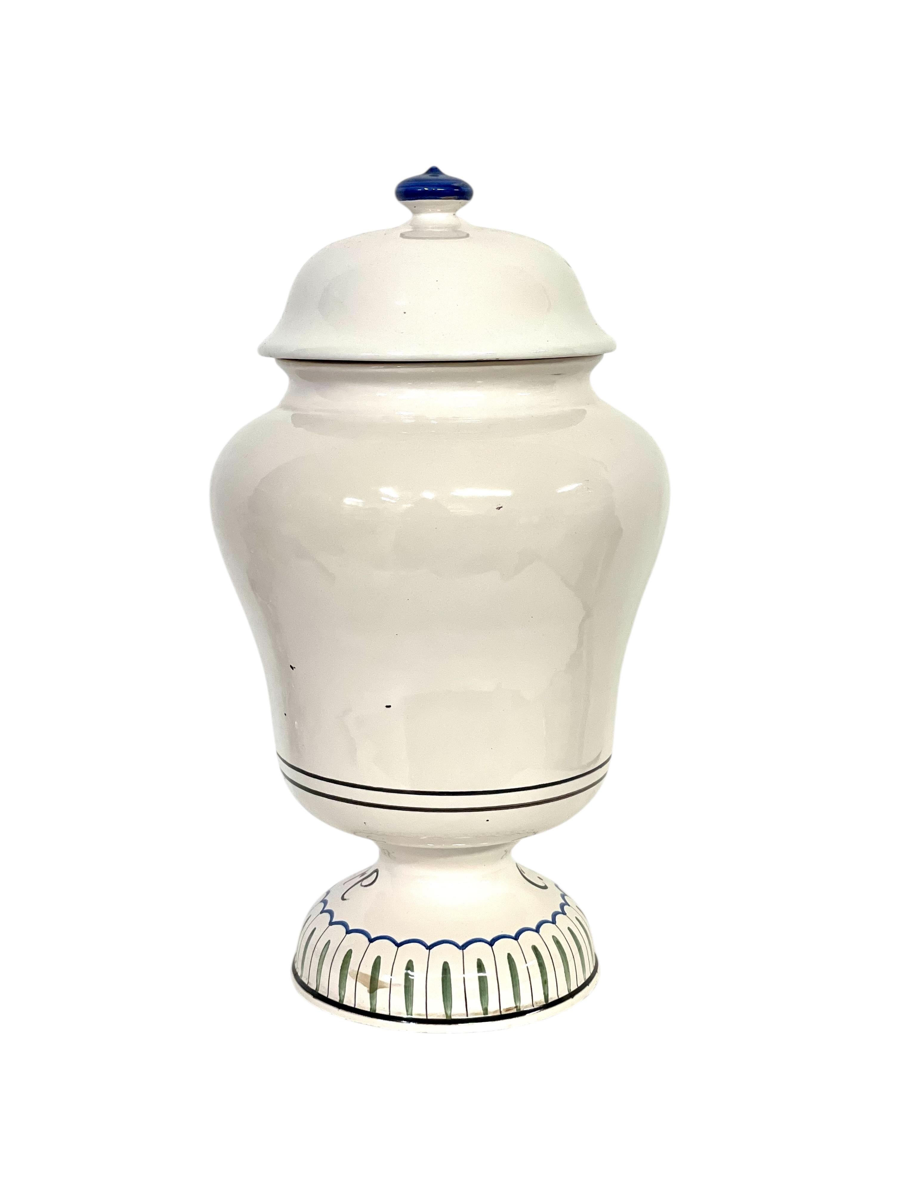 Raro vaso da farmacia in ceramica del XIX secolo con coperchio in vendita 2