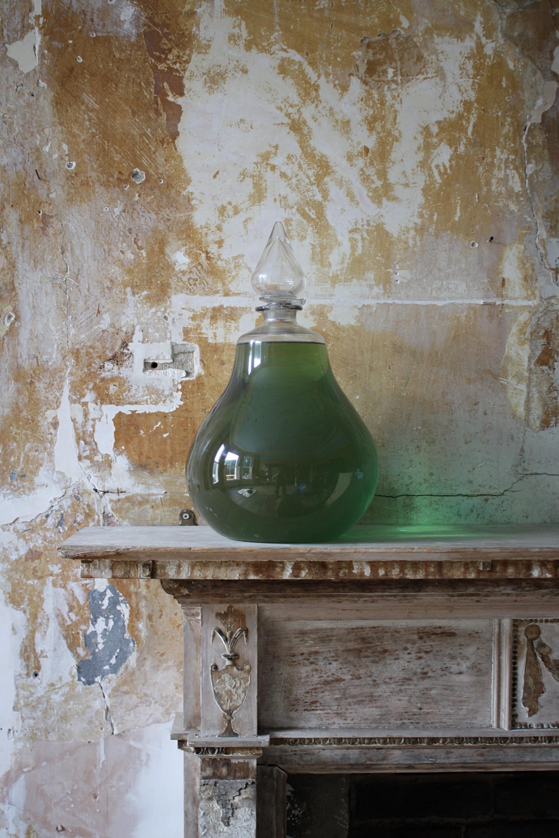 A 19th century hand blown glass chemist counter display carboy. Used as a symbol of the pharmacy from the 17th century to the early 20th century,

Provenance, Bratley Chemist, Pontefract.

40cm In height 
23cm in diameter 
