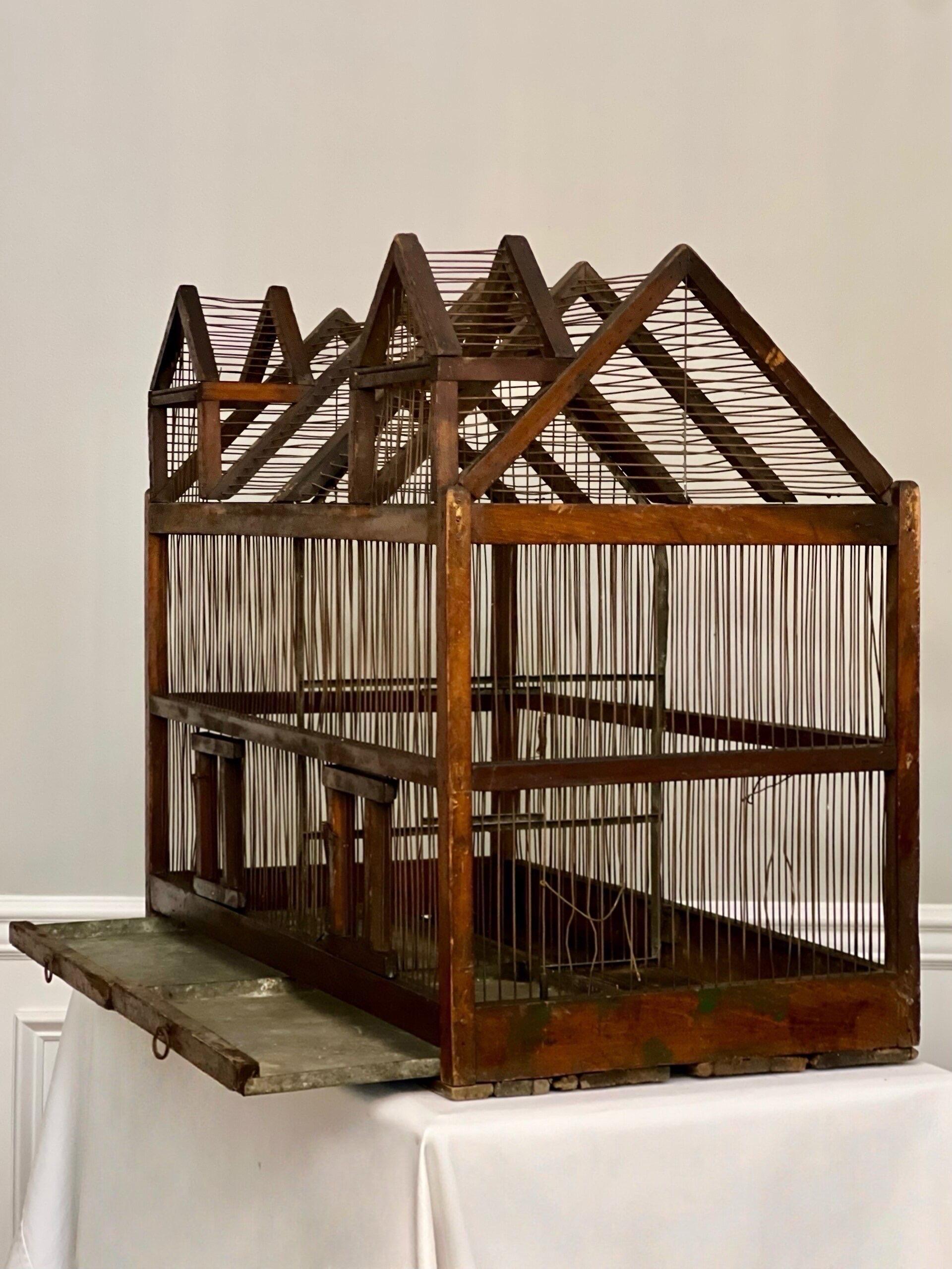 Métal Cage à oiseaux en bois et fil de fer à deux compartiments, d'architecture du 19e siècle en vente