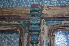 Finestra architettonica gotica in legno intagliata della chiesa del 19° secolo