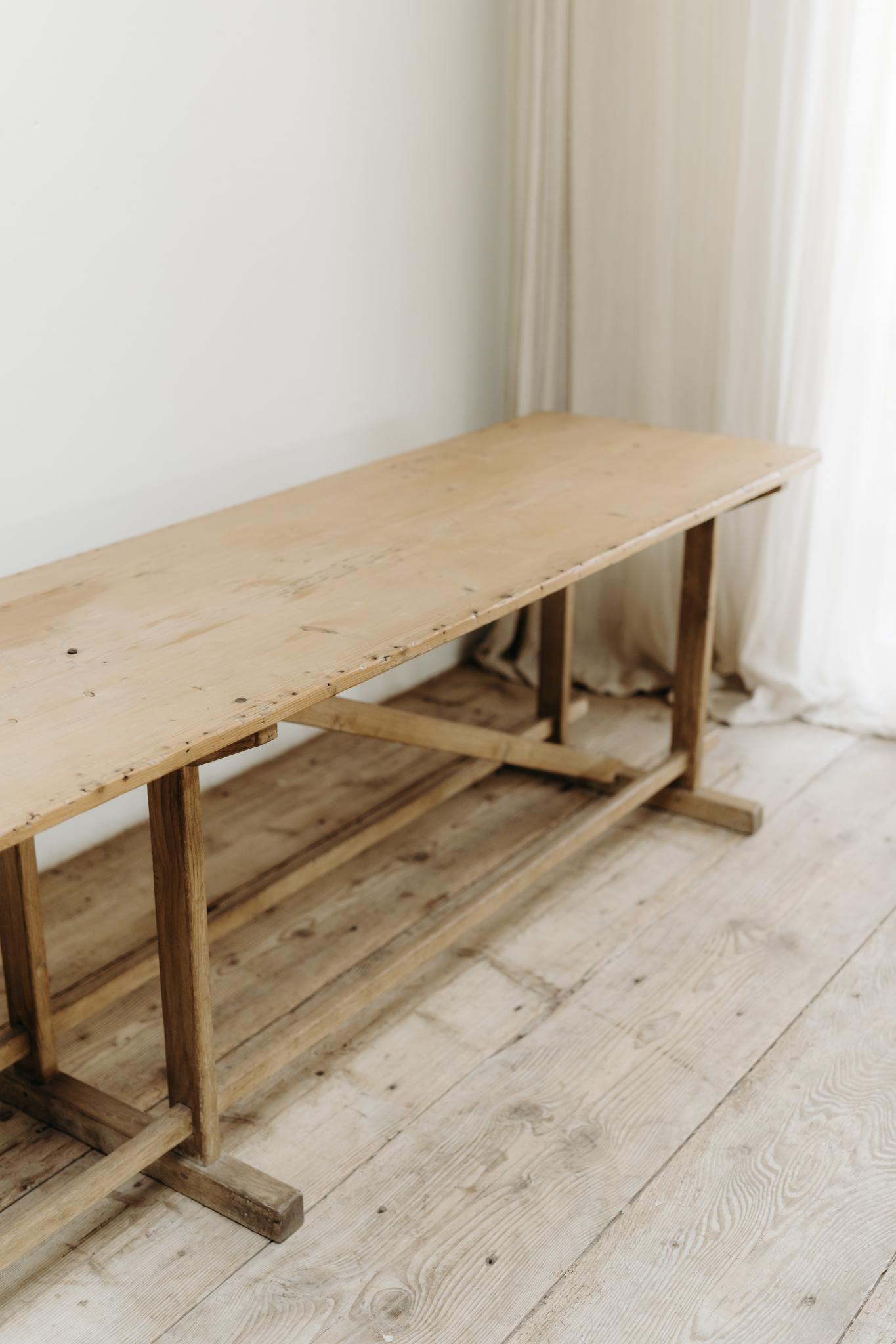 19th century architectural pine console table ... In Good Condition For Sale In Brecht, BE