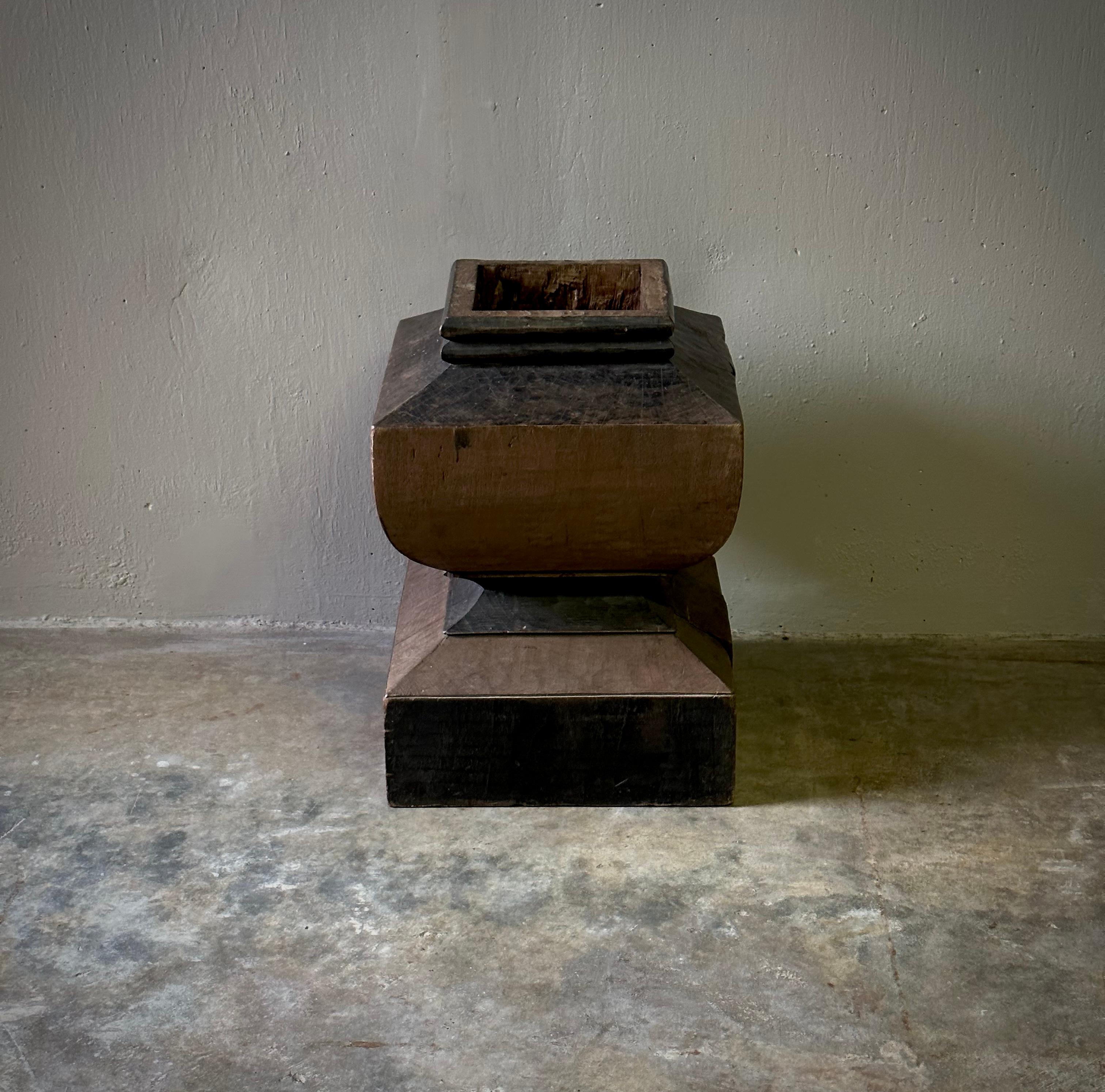 19th Century Architectural Wood Plinth In Good Condition For Sale In Los Angeles, CA
