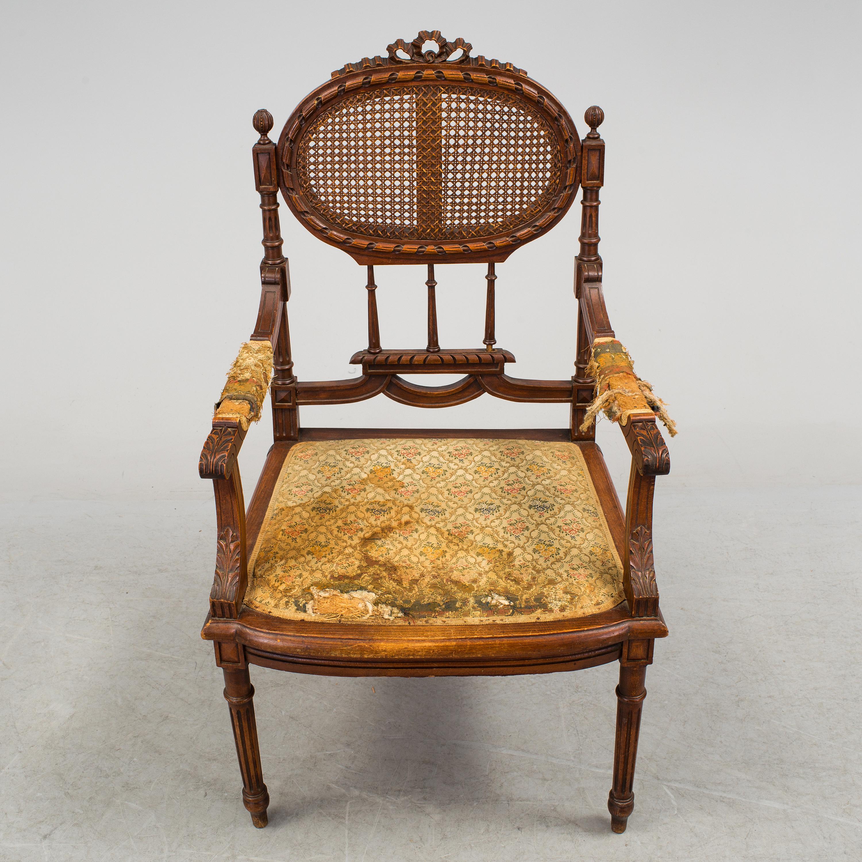 19th Century Armchair Desk Chair In Fair Condition For Sale In Vienna, AT