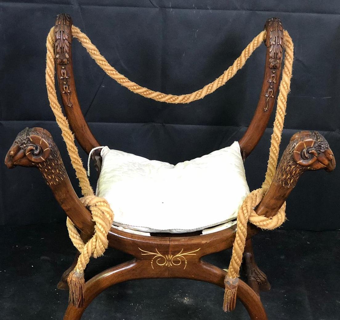 Rare Italian armchair in solid walnut from the 19th century.
      