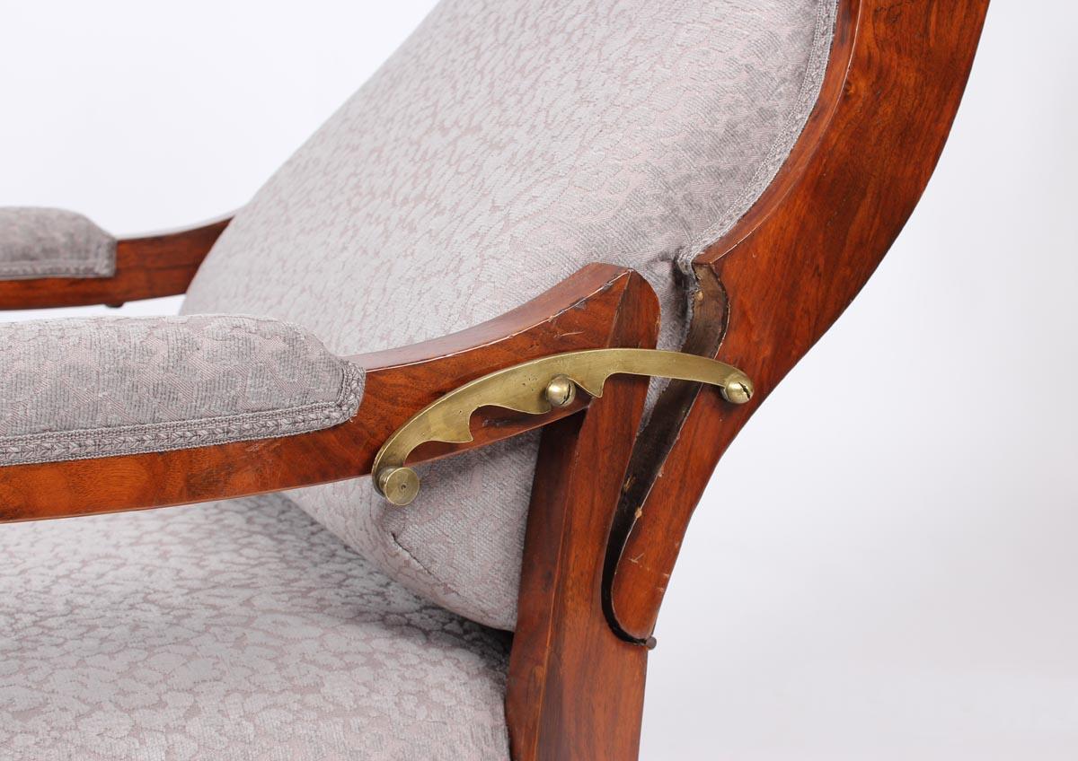 19th Century Armchair, Walnut, German Biedermeier, Backrest Adjustable In Good Condition In Greven, DE