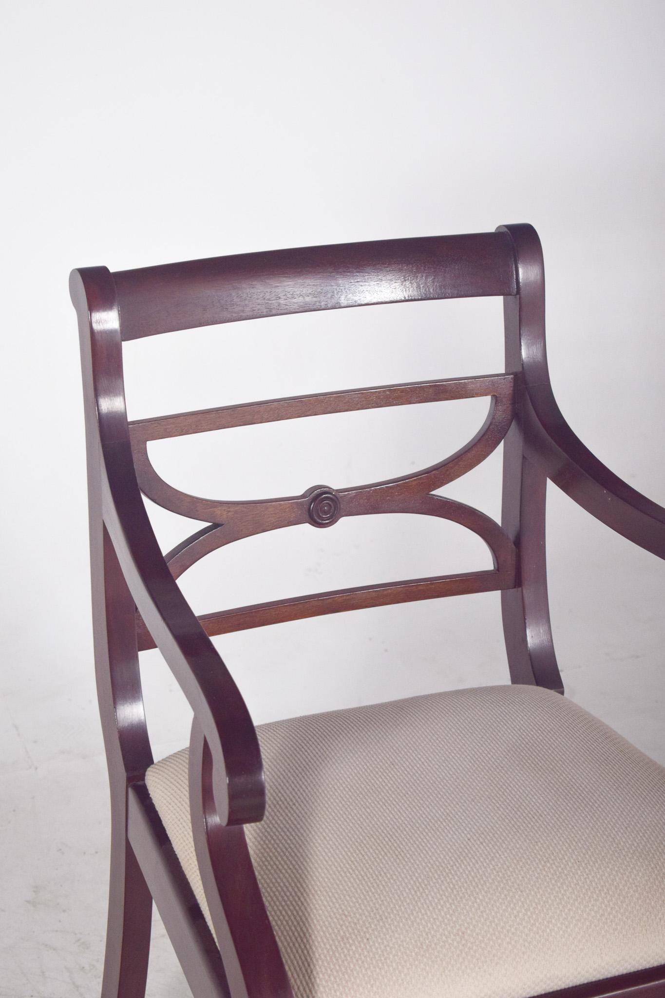 Sillón del siglo XIX con asiento tapizado en beige en Bueno estado para la venta en Lisboa, Lisboa