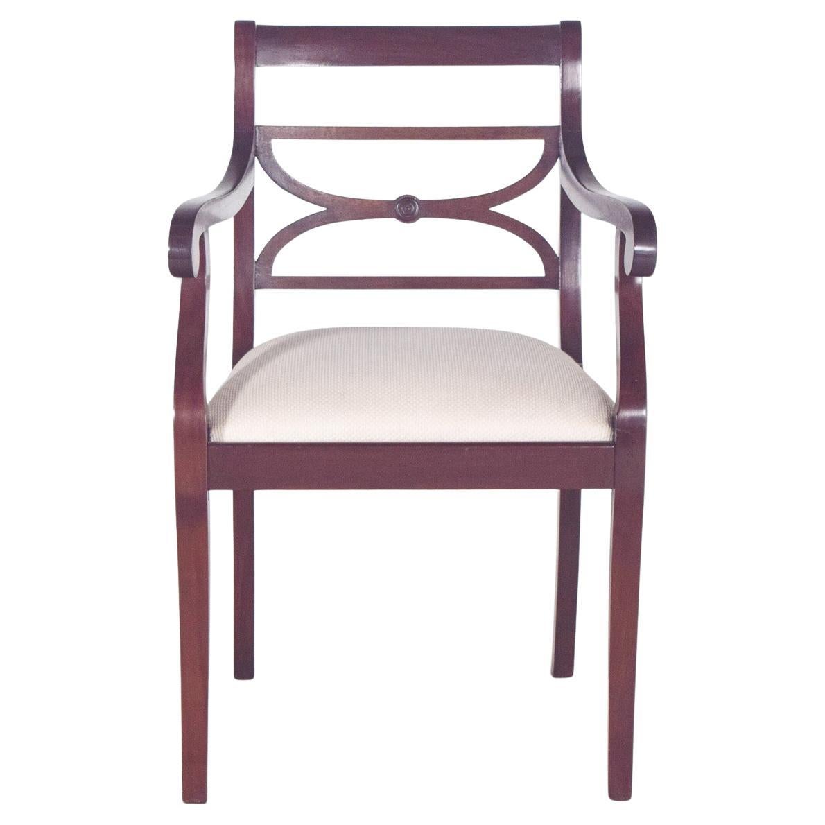 Fauteuil du 19ème siècle avec assise tapissée beige