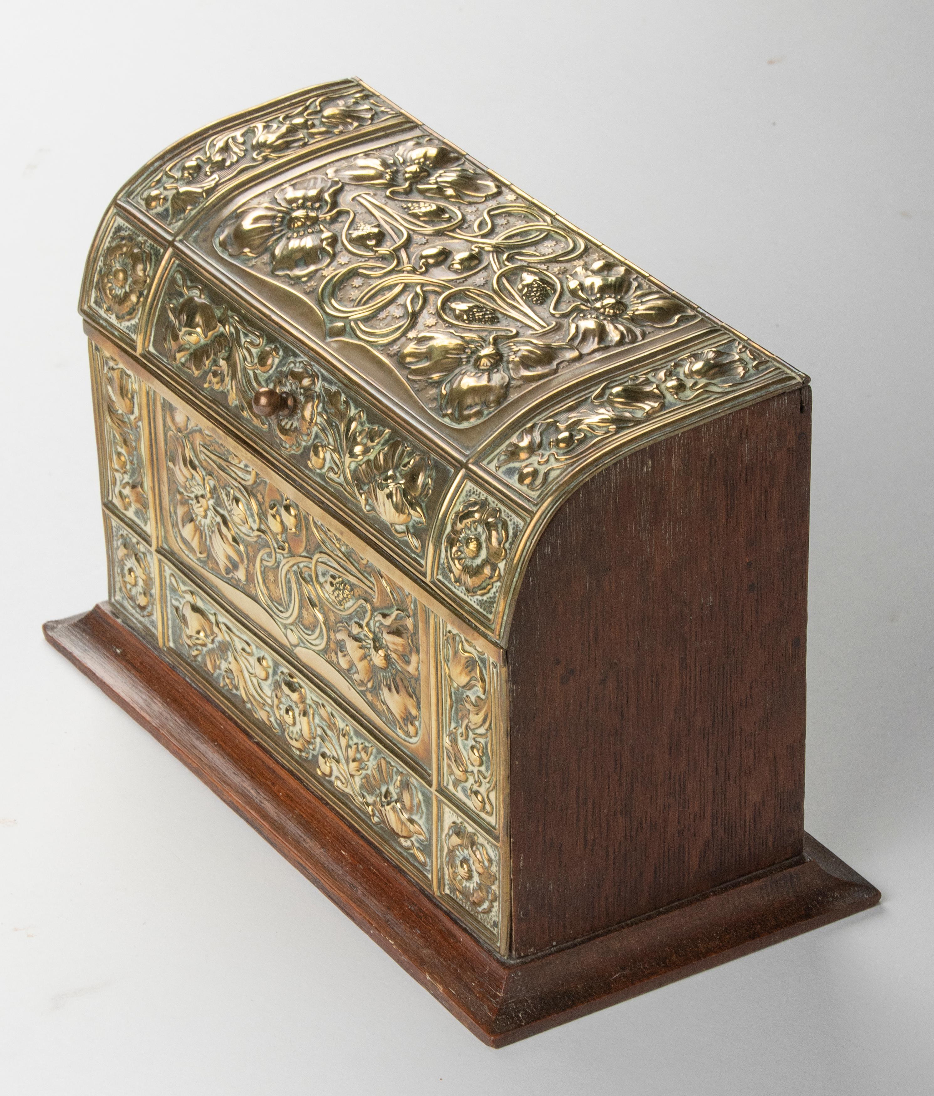 19th Century Art Nouveau Copper with Oak Desktop Stationery Box 2