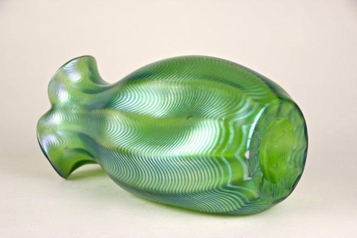 19th Century Art Nouveau Glass Vase by Loetz - Crete Phaenomen, CZ circa 1898 For Sale 4