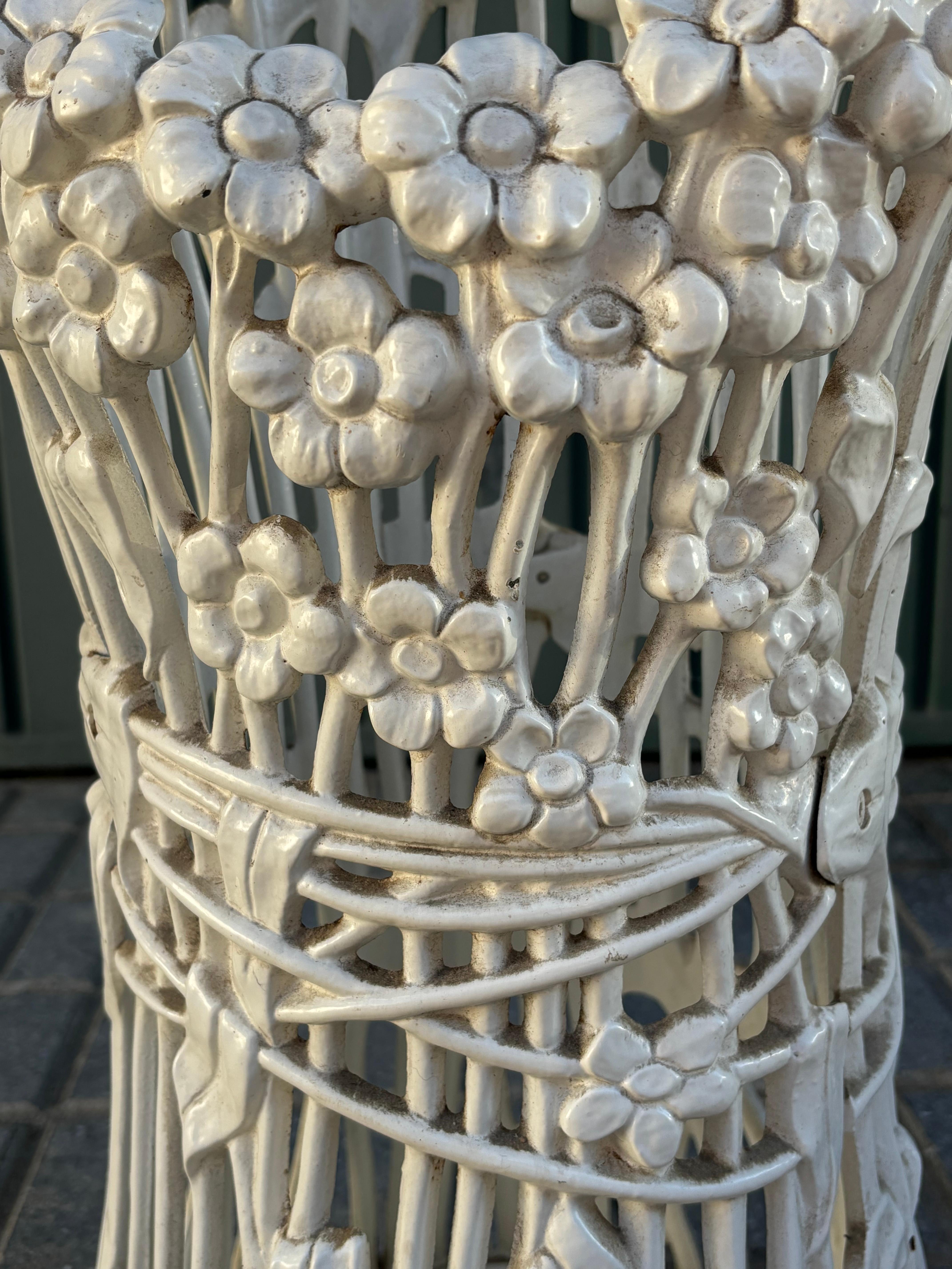 19th Century Art Nouveau Painted Cast Iron Umbrella Stand For Sale 4