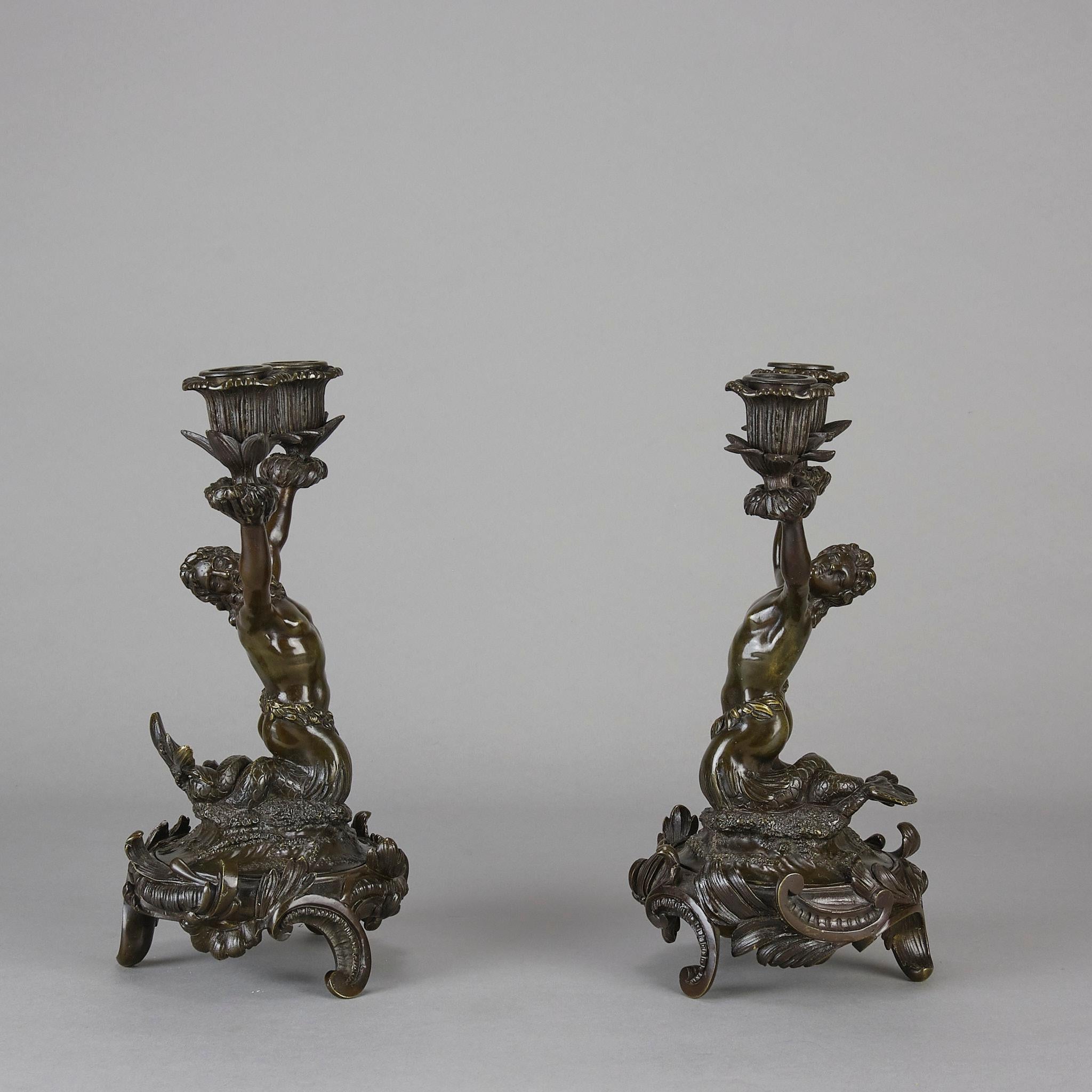 Siglo XIX Art Nouveau Pareja de candelabros franceses de bronce con forma de sirena en Excelente estado para la venta en London, GB