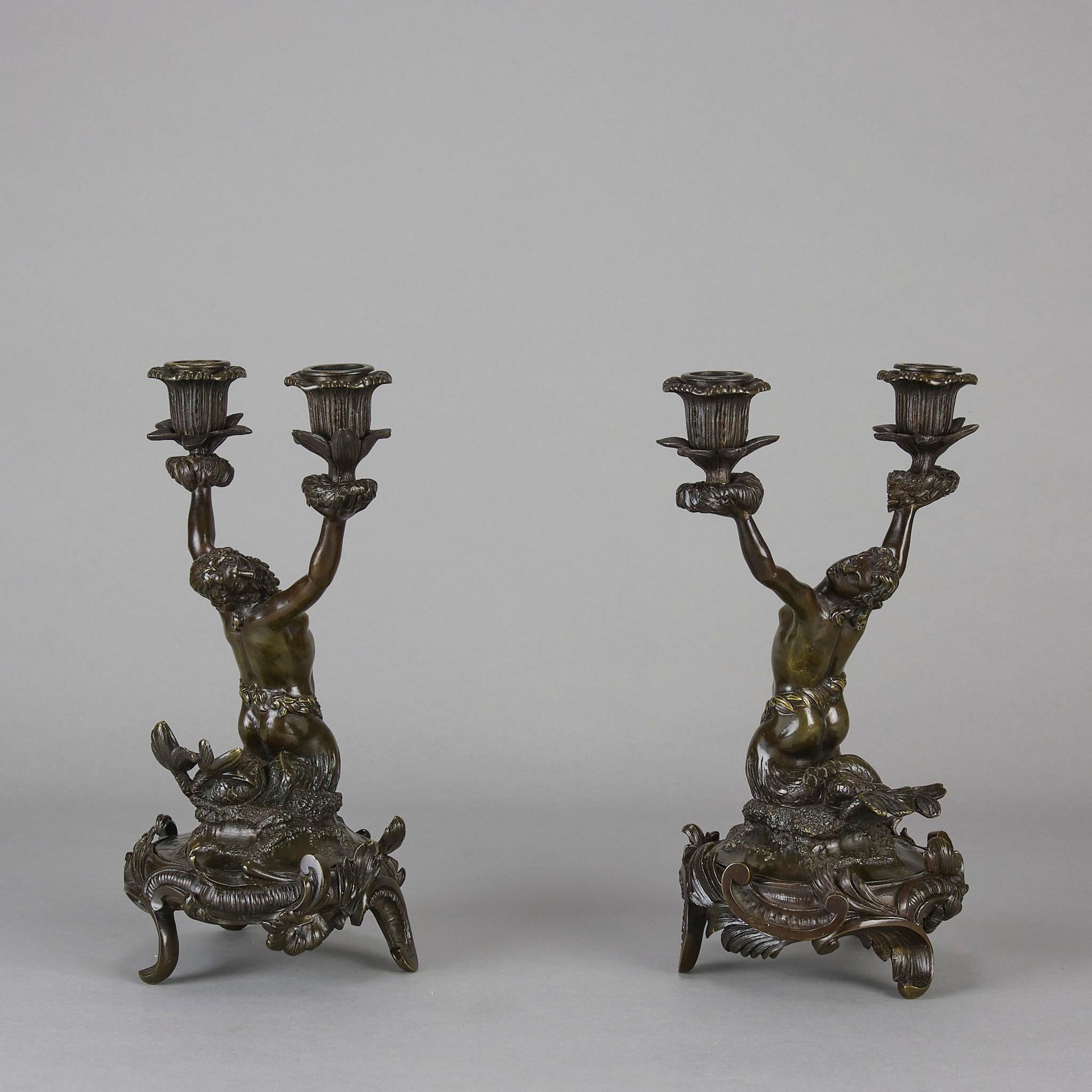 Siglo XIX Art Nouveau Pareja de candelabros franceses de bronce con forma de sirena siglo XIX en venta