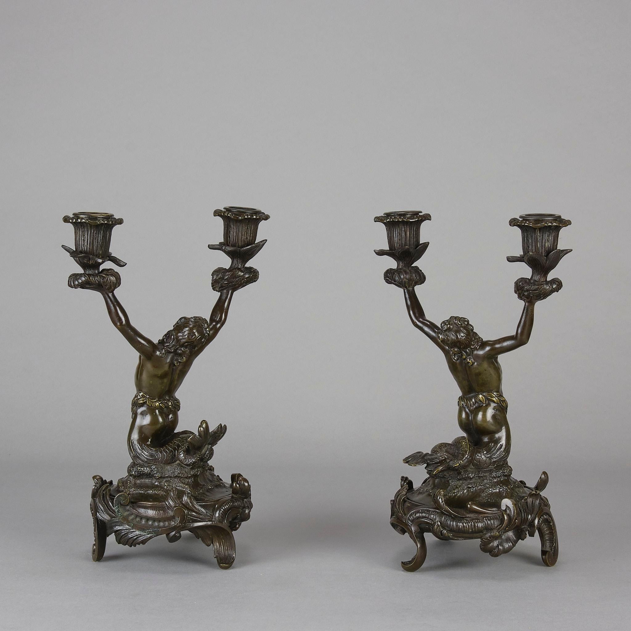 Siglo XIX Art Nouveau Pareja de candelabros franceses de bronce con forma de sirena en venta 1