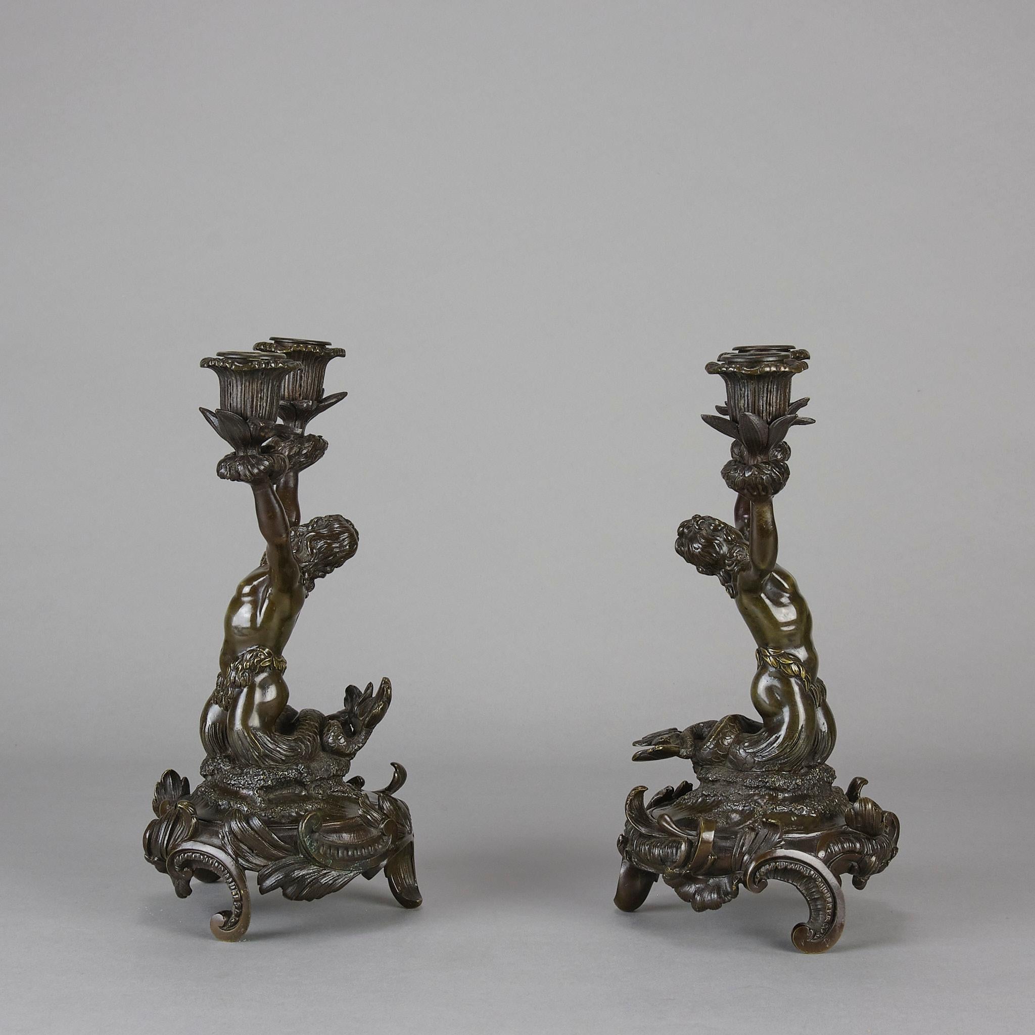 Siglo XIX Art Nouveau Pareja de candelabros franceses de bronce con forma de sirena en venta 2