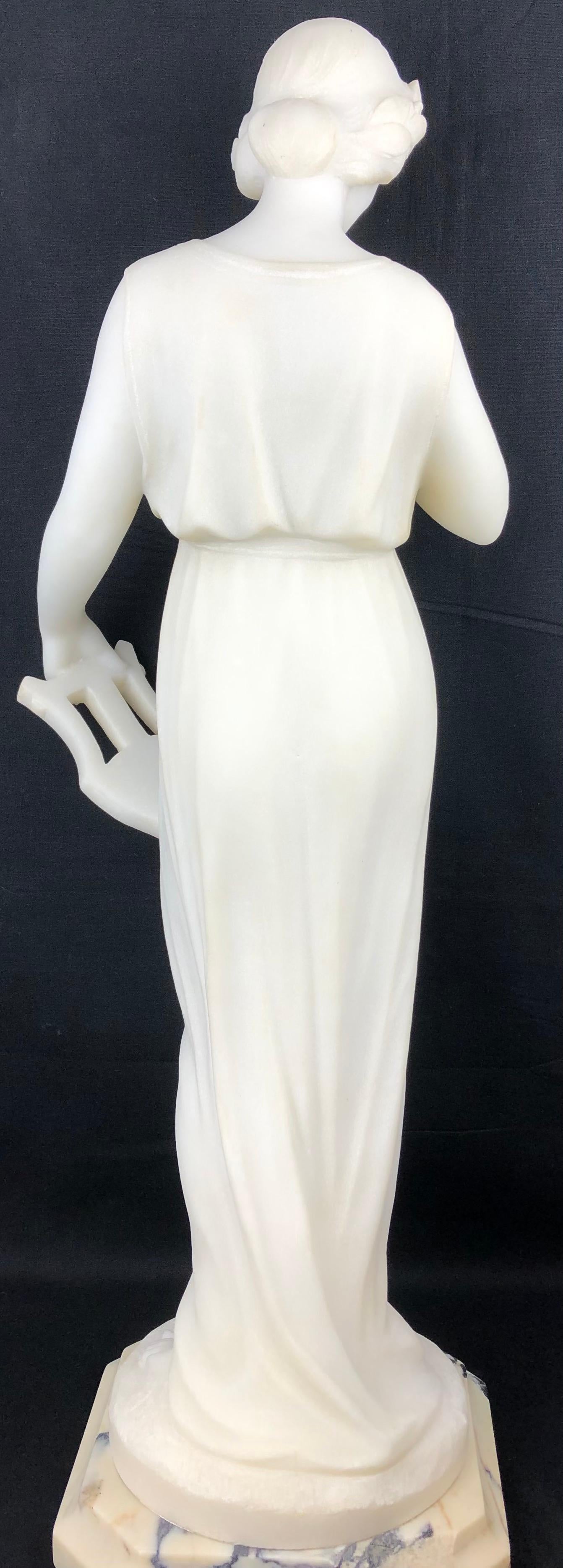 Italienische neoklassizistische italienische Skulptur aus weißem Carrara-Marmor, Guglielmo Pugi, 19. Jahrhundert  im Zustand „Gut“ im Angebot in Miami, FL