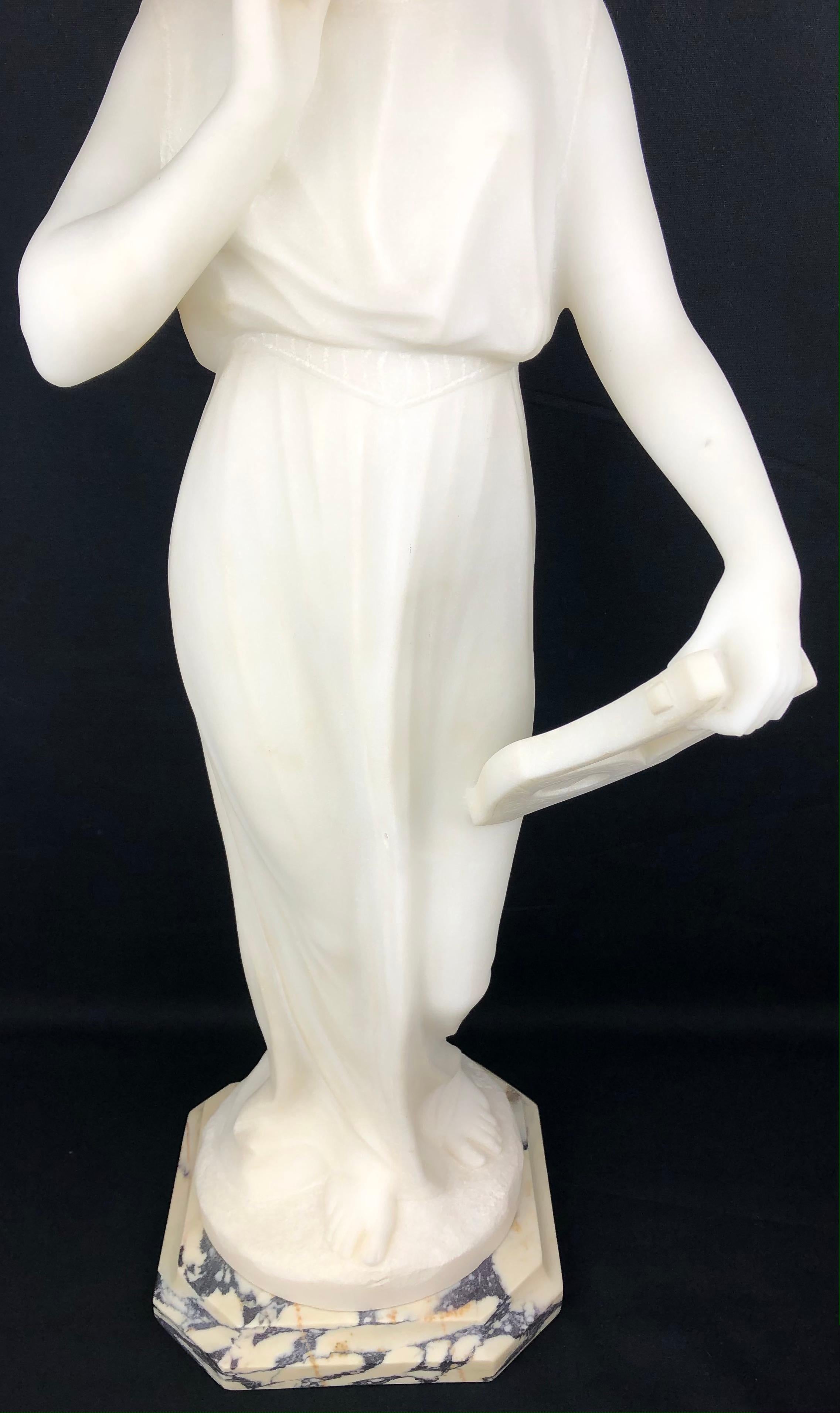 Sculpté à la main Sculpture italienne néoclassique du 19ème siècle en marbre blanc de Carrare de Guglielmo Pugi  en vente