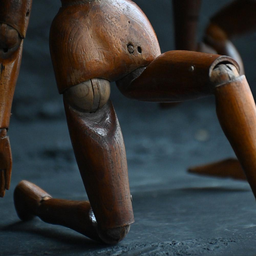 Forma de figura laica masculina de artista del siglo XIX en venta 4