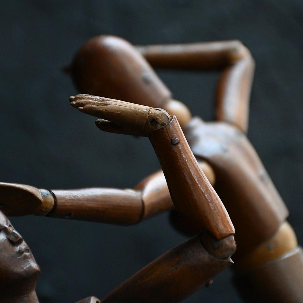Forma de figura laica masculina de artista del siglo XIX en venta 5