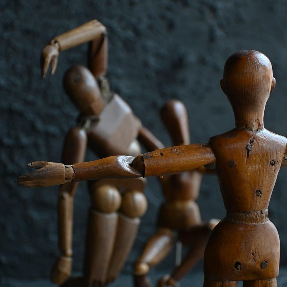 Forma de figura laica masculina de artista del siglo XIX en venta 1