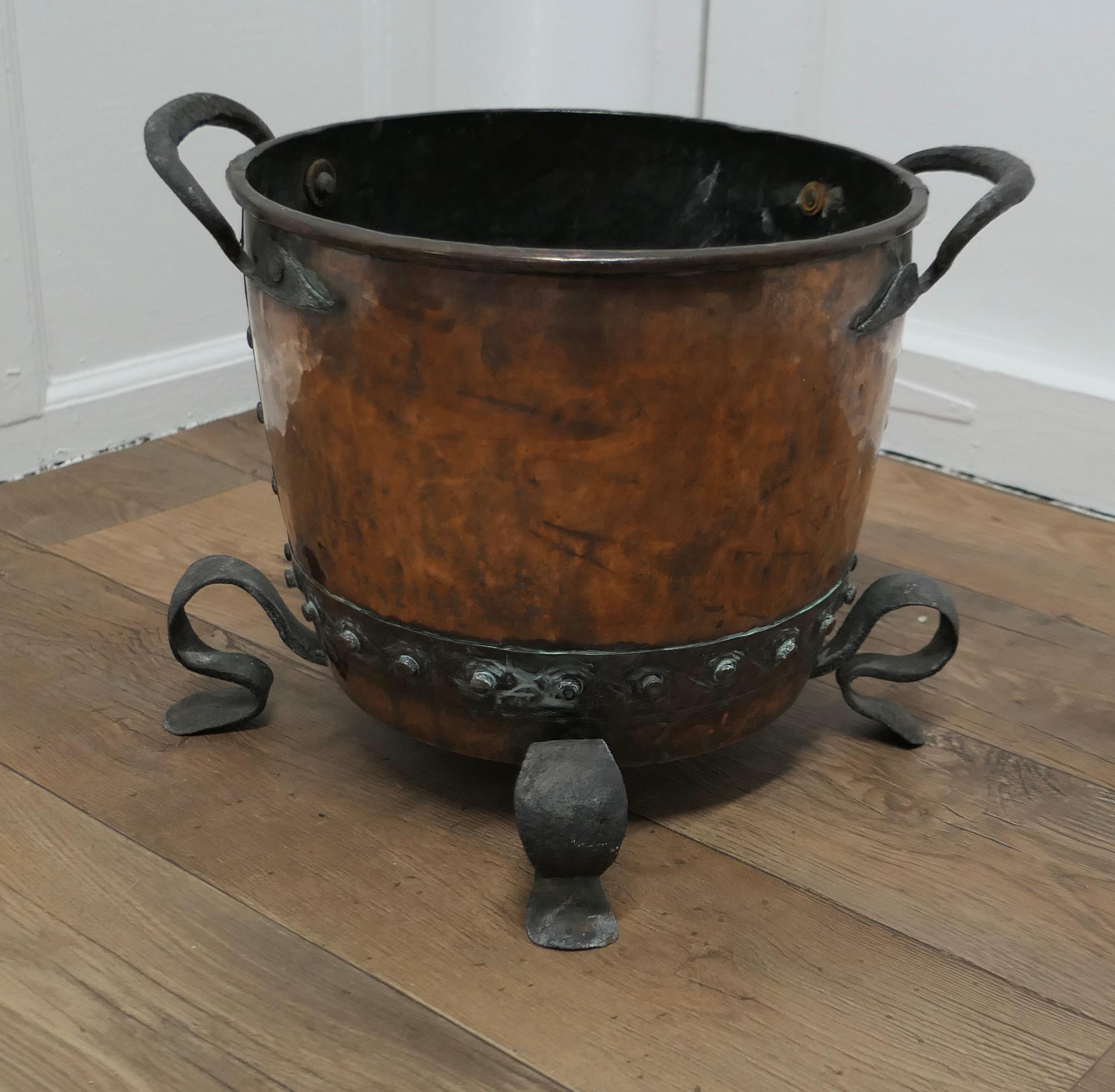 19th Century Arts and Crafts Copper and Wrought Iron Log Bin In Good Condition For Sale In Chillerton, Isle of Wight
