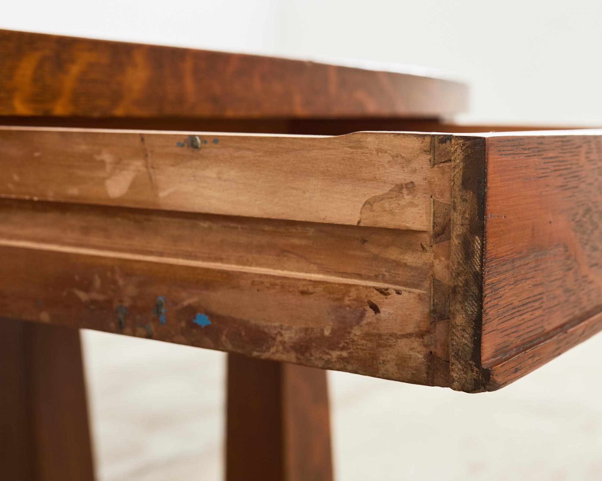 Table de salle à manger ou de bibliothèque Arts and Crafts du 19ème siècle en vente 6