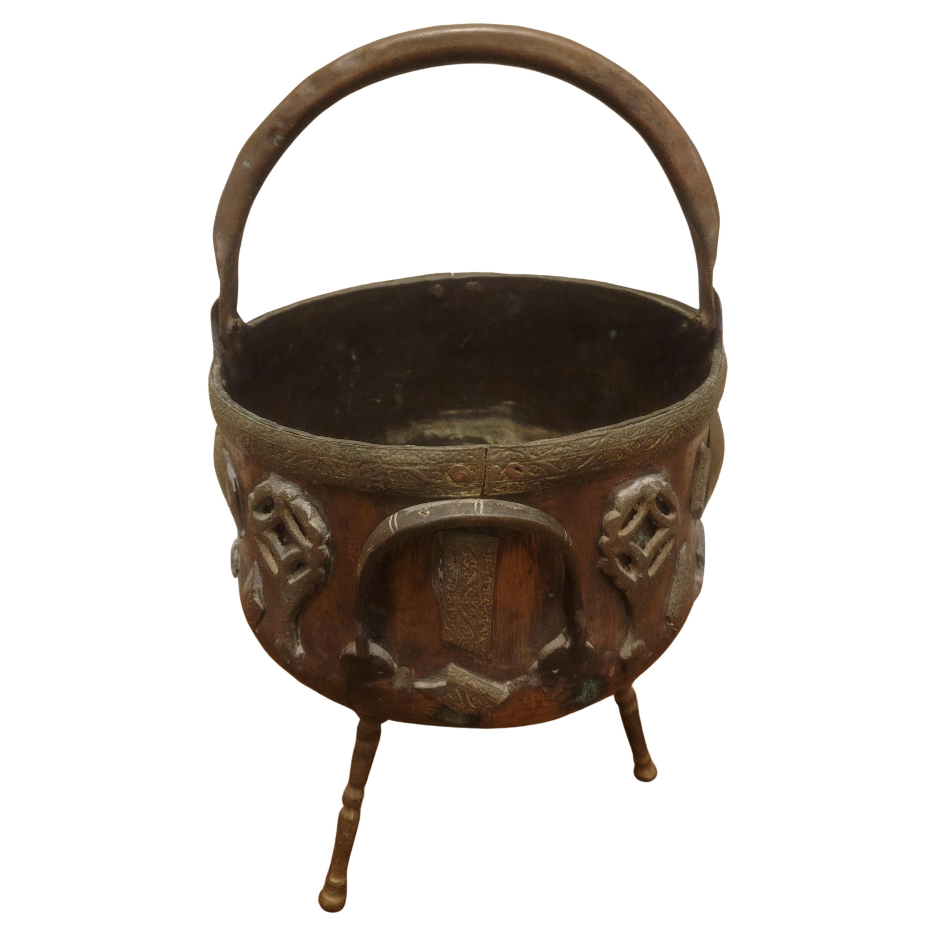 19th Century Arts & Crafts Brass Mounted Hammered Copper Footed Fireplace Pail For Sale 1