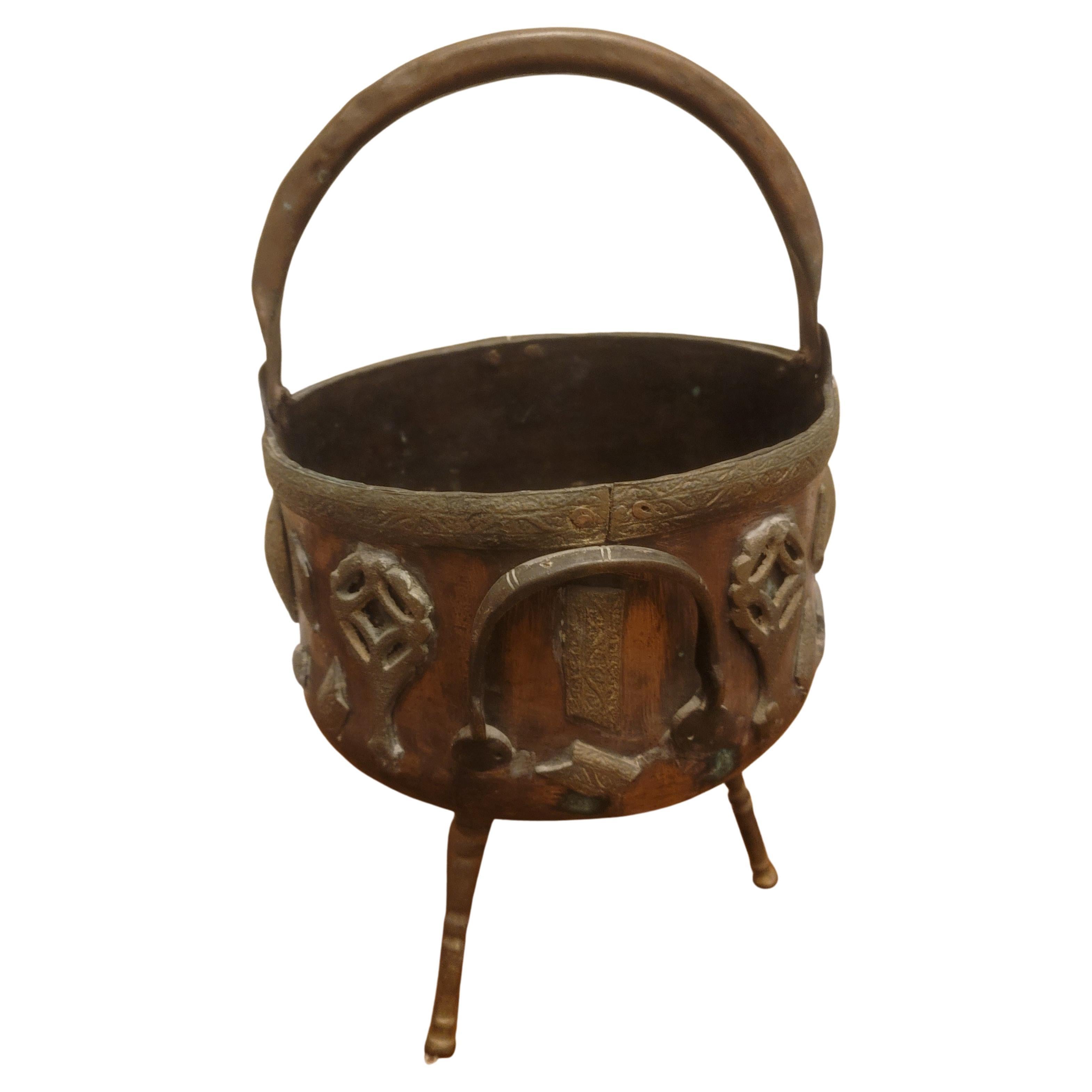 19th Century Arts & Crafts Brass Mounted Hammered Copper Footed Fireplace Pail For Sale 3