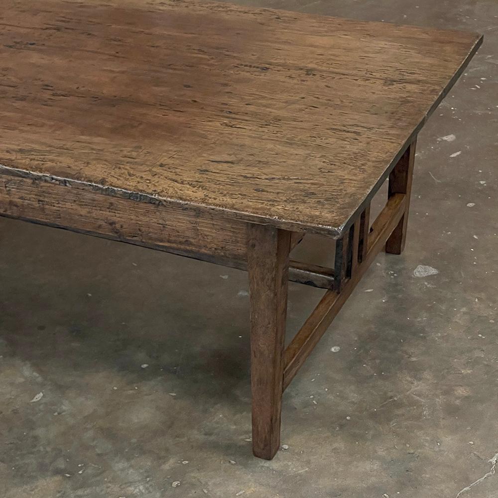 19th Century Arts & Crafts Rustic Chestnut Coffee Table  For Sale 4