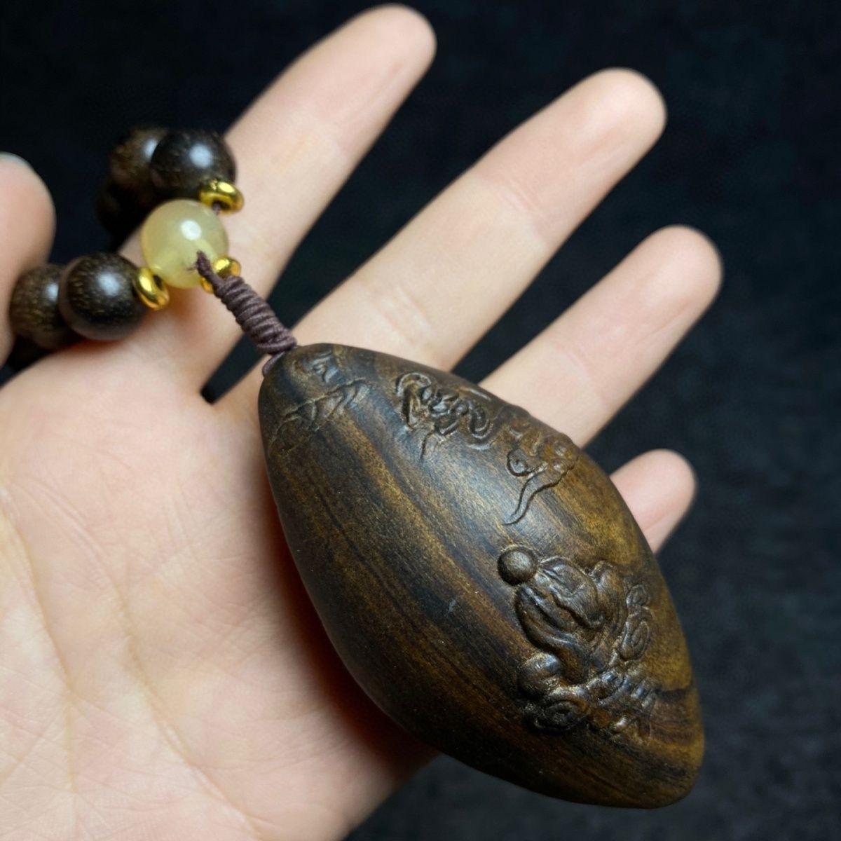 19th Century Asian Agarwood Hand Carving Buddha Pendant 108 Beads Necklace For Sale 6