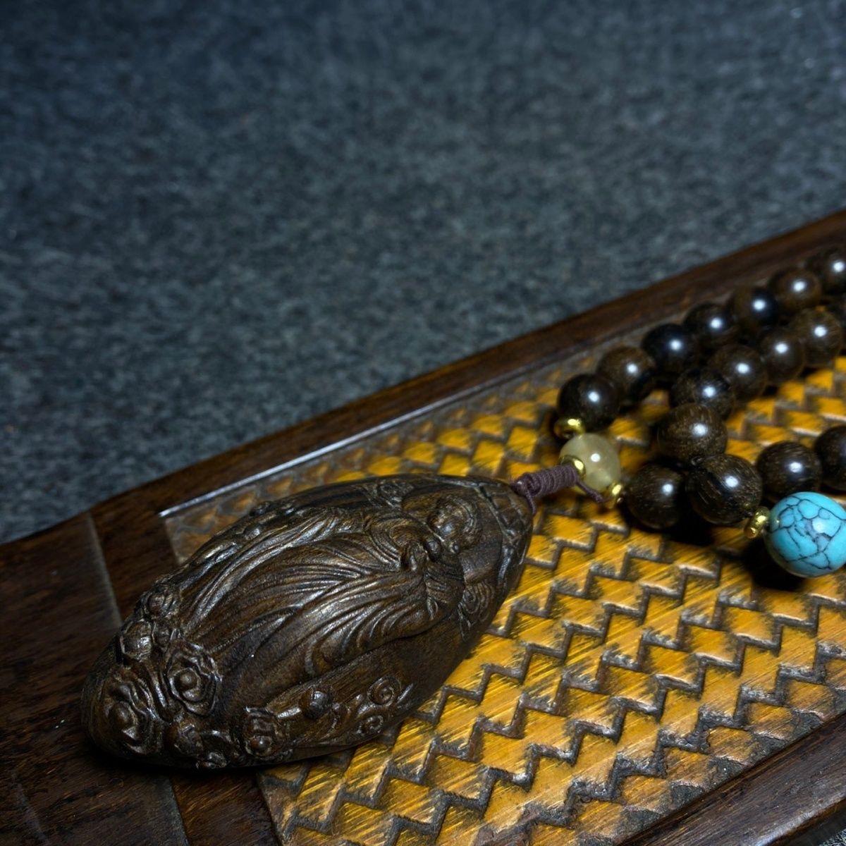 Wood 19th Century Asian Agarwood Hand Carving Buddha Pendant 108 Beads Necklace For Sale