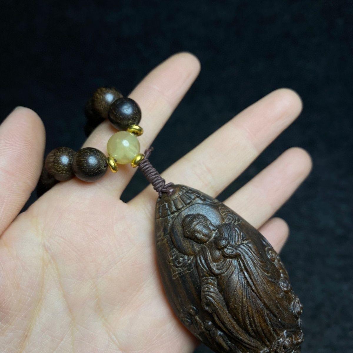 19th Century Asian Agarwood Hand Carving Buddha Pendant 108 Beads Necklace For Sale 5