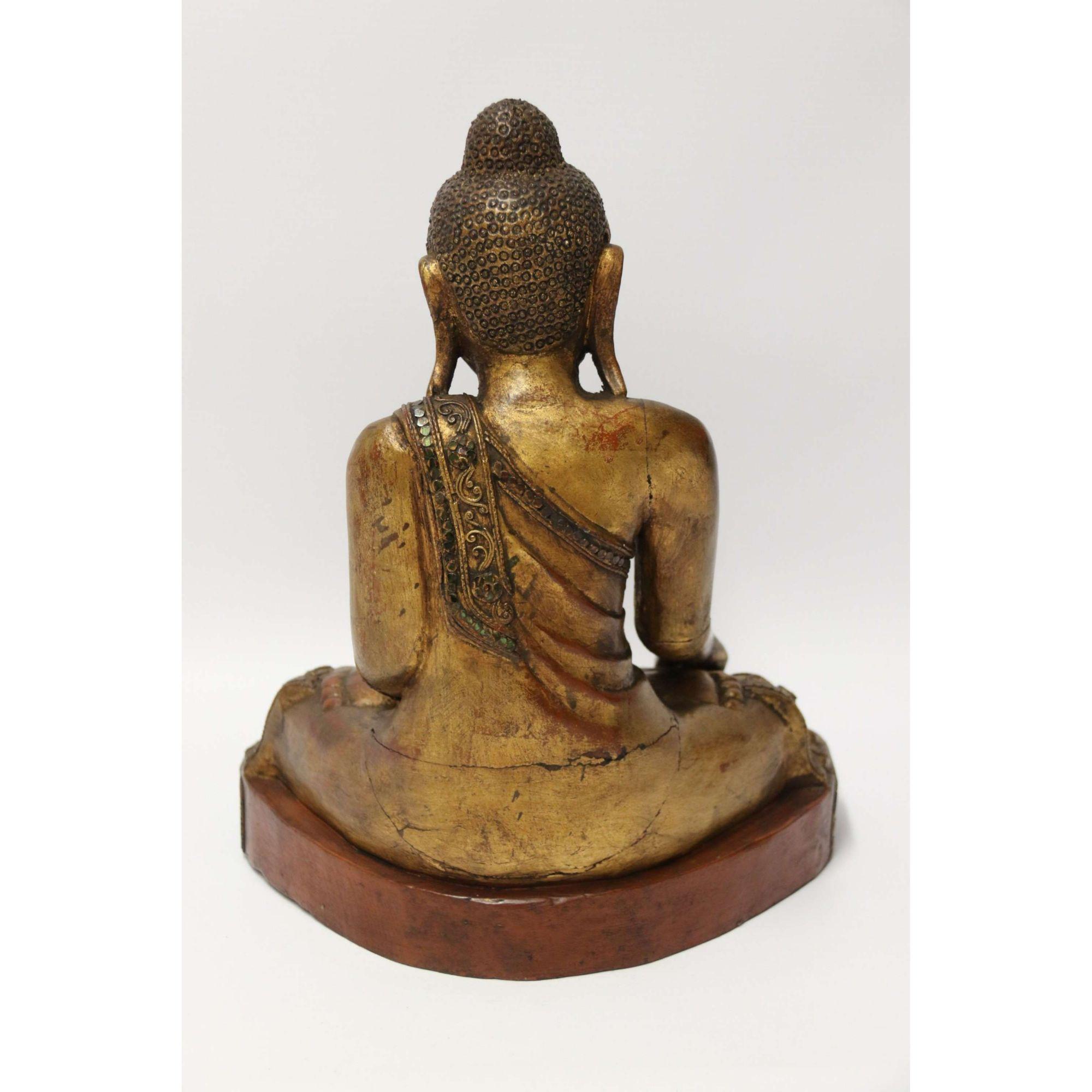 19th Century Asian Carved Gilt Wood Buddha, with Inlaid Glass Eyes, circa 1900 For Sale 2