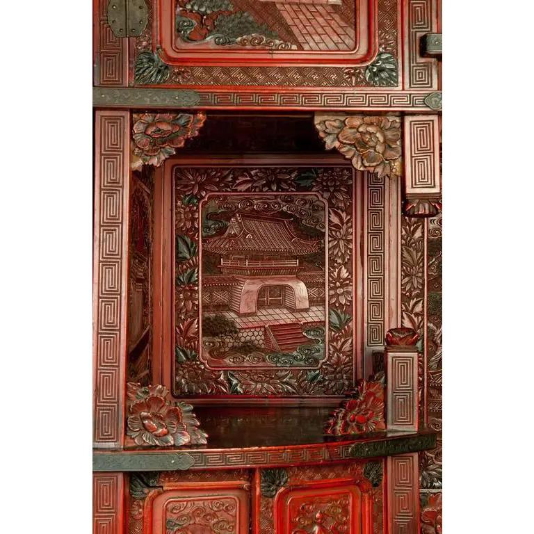  Japanischer Cinnabar-/Lack-Schrank aus dem 19. Jahrhundert im Zustand „Gut“ im Angebot in Fulton, CA