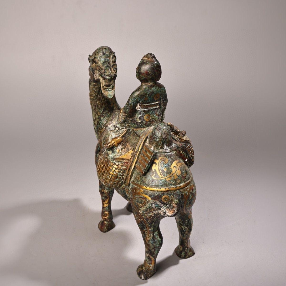 19th Century Asian Gold Bronze Lady Riding Camel Statue For Sale 6