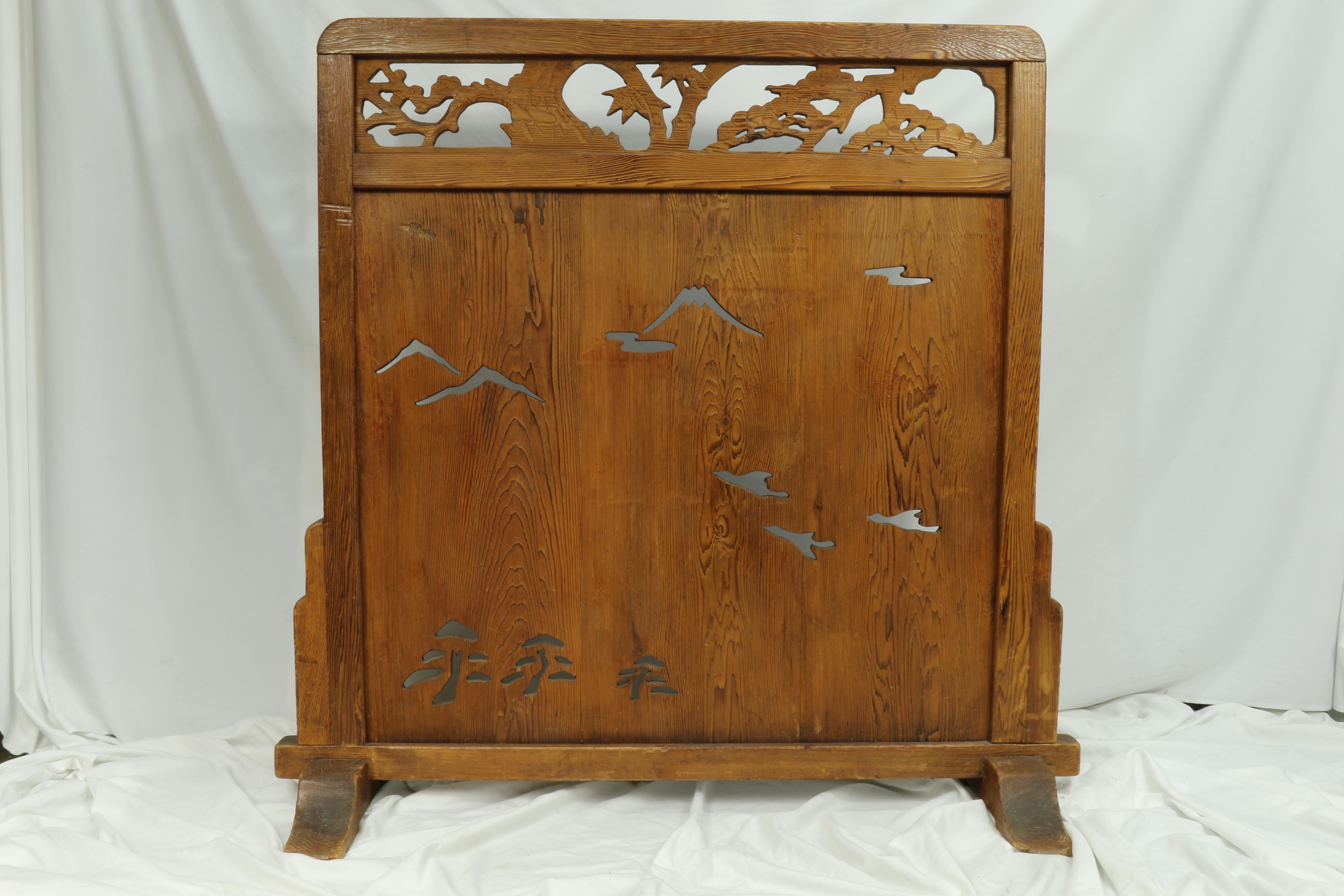 Chinese Export 19th Century Asian Hand Carved Screen with Mountains, Trees and Sea Gulls For Sale