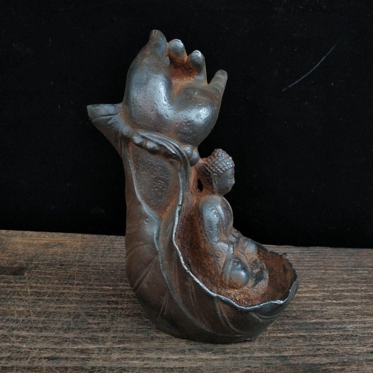 19th Century Asian Iron Buddha Sitting Under Buddha Hand Statue In Fair Condition For Sale In 景德镇市, CN
