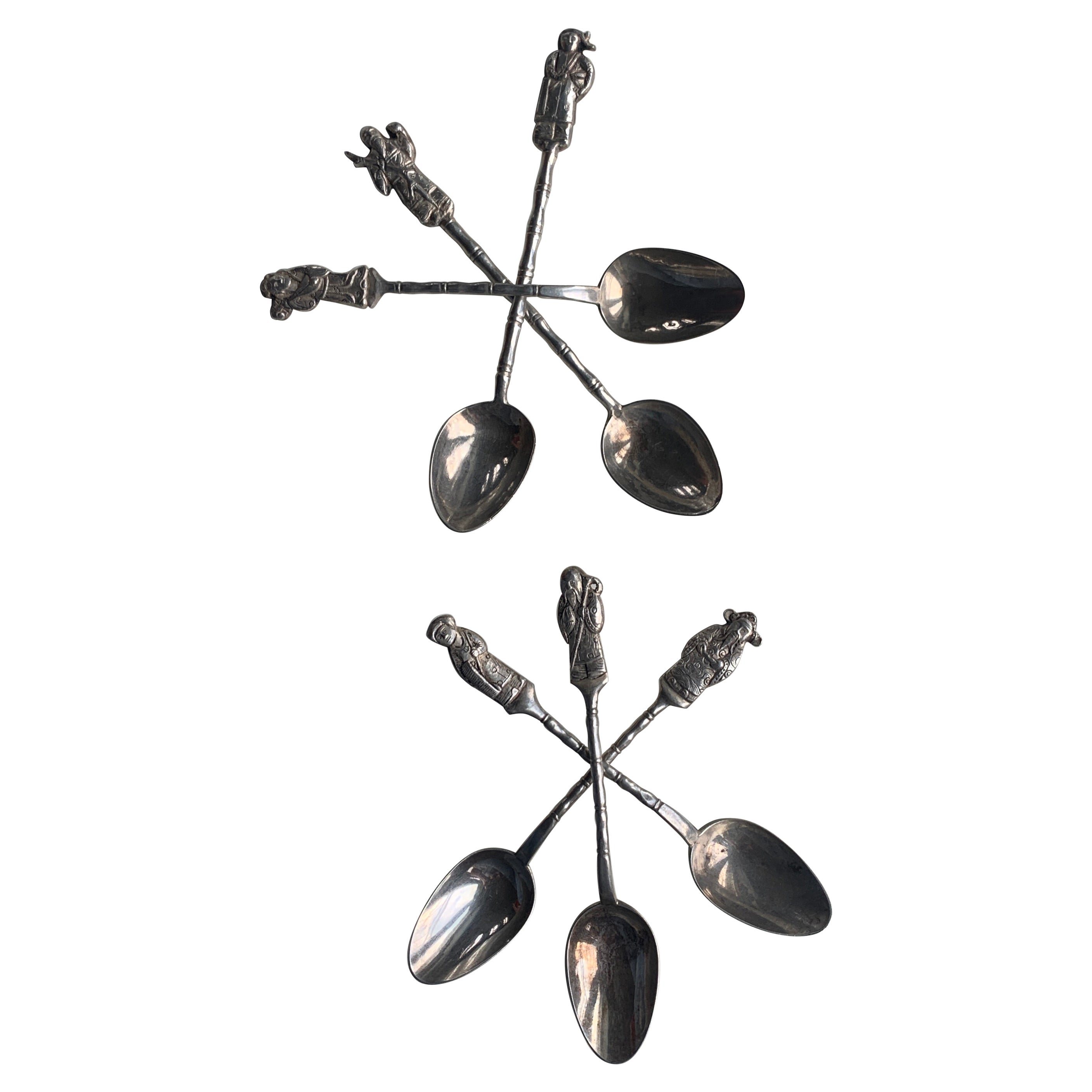 Ensemble de six cuillères à thé en argent asiatique du 19ème siècle avec figurines en vente