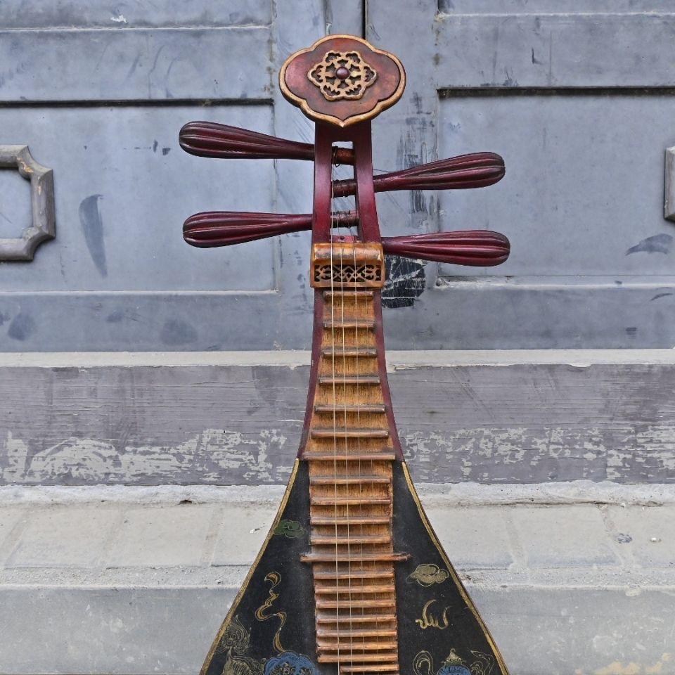 Asiatische Holzlackiertes Musikinstrument-Pfeifen mit Drachen-Löwen-Muster aus dem 19. Jahrhundert im Zustand „Relativ gut“ im Angebot in 景德镇市, CN