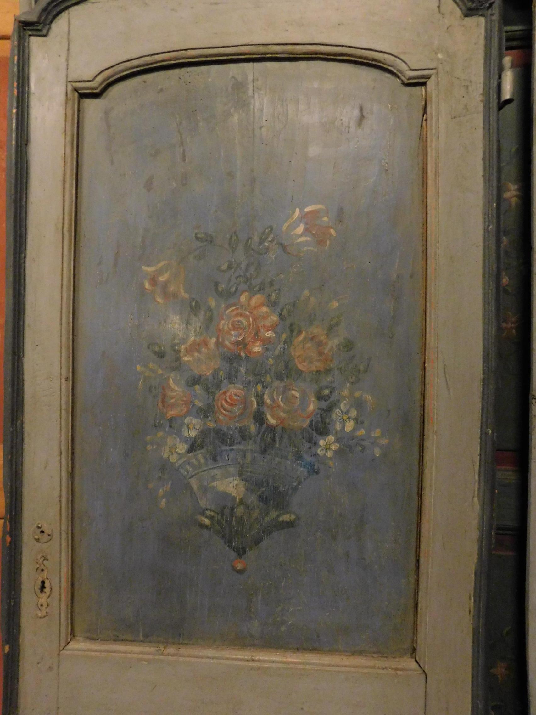 19th Century Antique Wood Lacquered Blue Door with Frame, Elegant In Good Condition For Sale In Cuneo, Italy (CN)