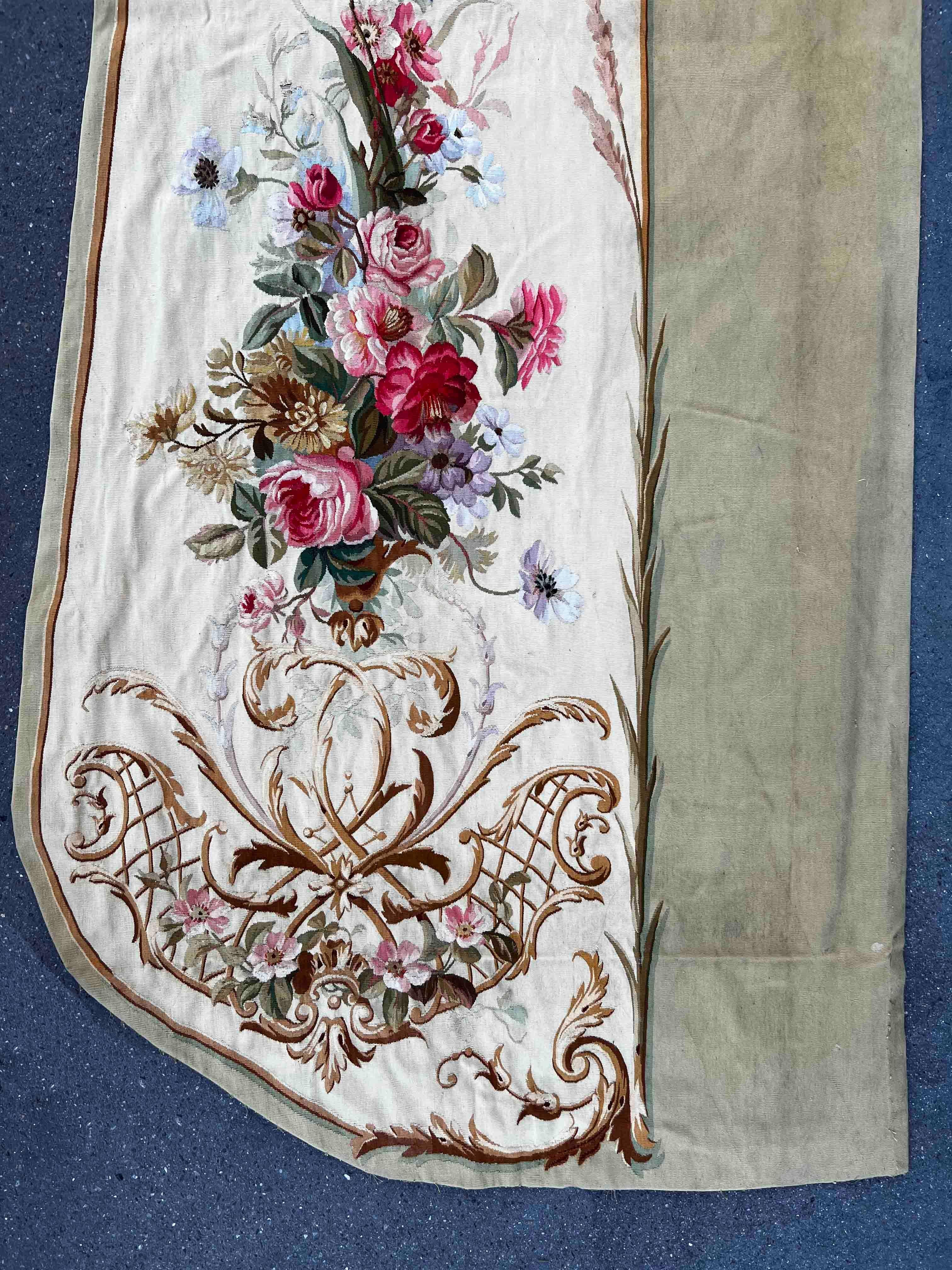 19th century Aubusson Tapestry Valance - 327x215 - N° 1357 In Excellent Condition For Sale In Paris, FR