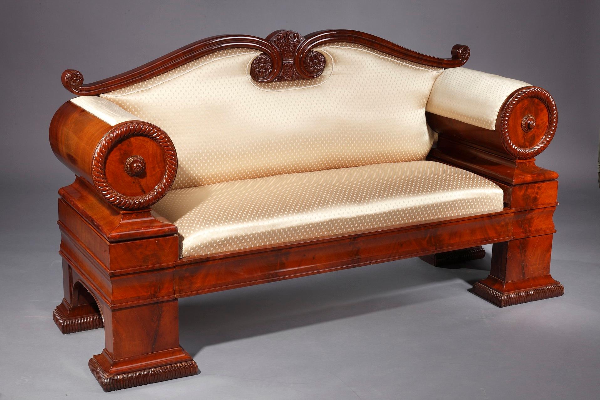 19th Century Austrian Biedermeier Mahogany Sofa For Sale 6