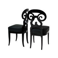 Paire de chaises d'appoint Biedermeier anciennes en bois ébénisé du 19ème siècle