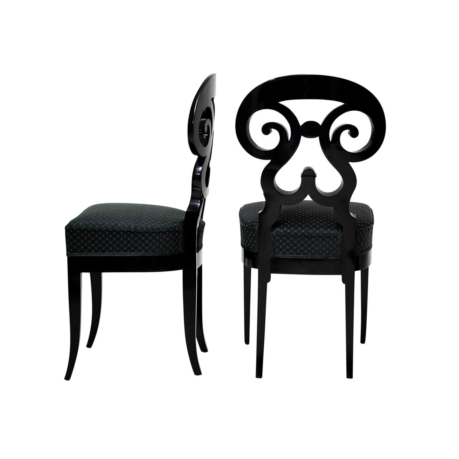 Autrichien Paire de chaises d'appoint Biedermeier anciennes en bois ébénisé du 19ème siècle en vente