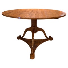 Tavolo da centro rotondo Biedermeier austriaco del XIX secolo con impiallacciature spettacolari