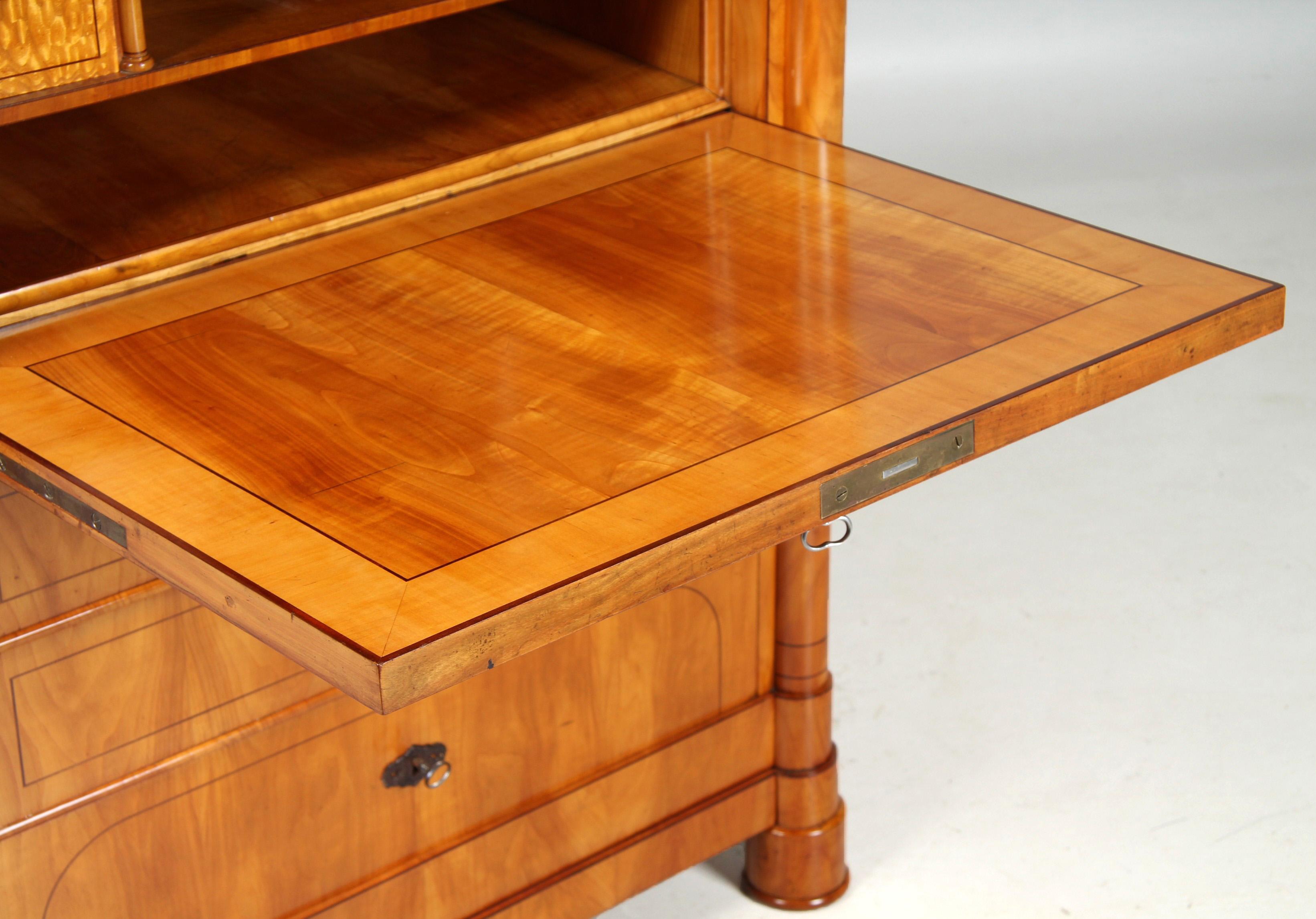 Austriaco Segreteria Biedermeier austriaca del XIX secolo, ciliegio e frassino ungherese, 1830 ca. in vendita