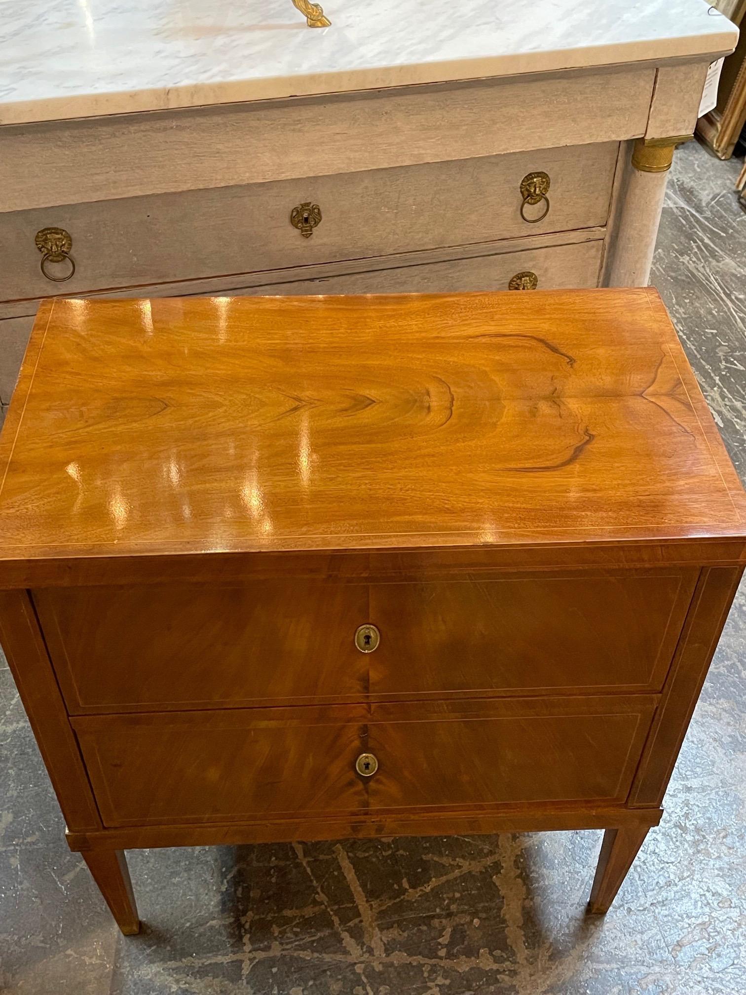 19th Century Austrian Biedermeier Walnut Bedside Table 1